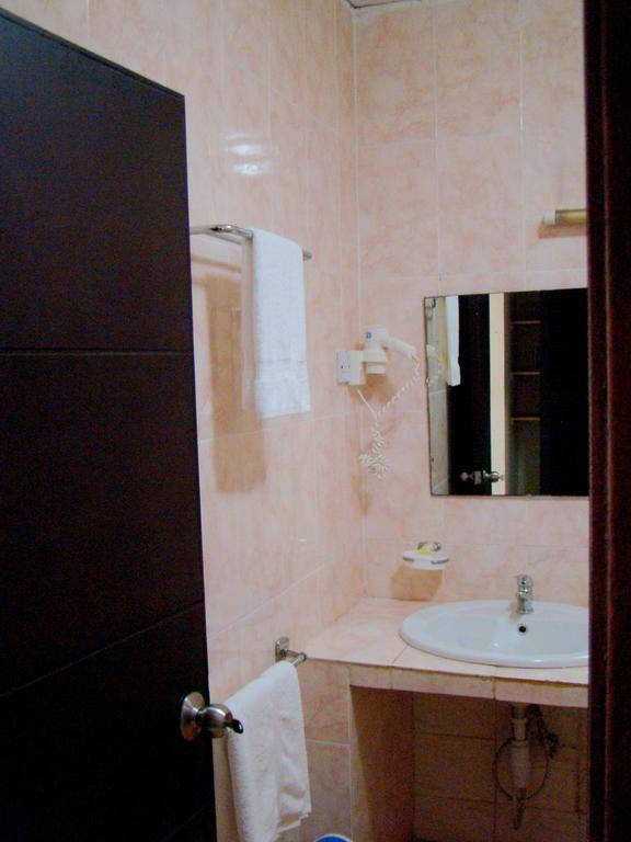 Lungi Airport Hotels Tulun Quarto foto